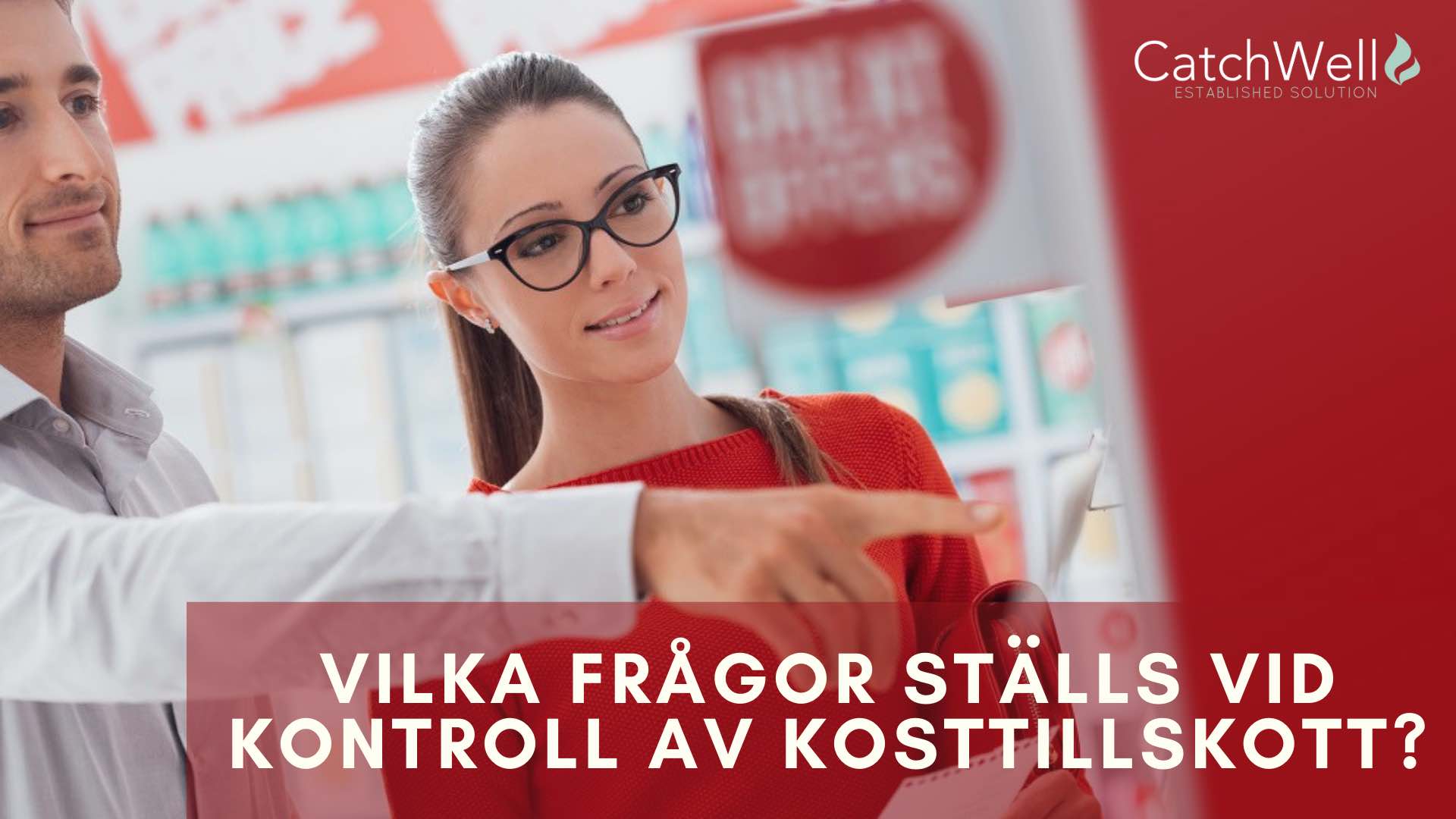 Man och kvinna pekar på en butikshylla