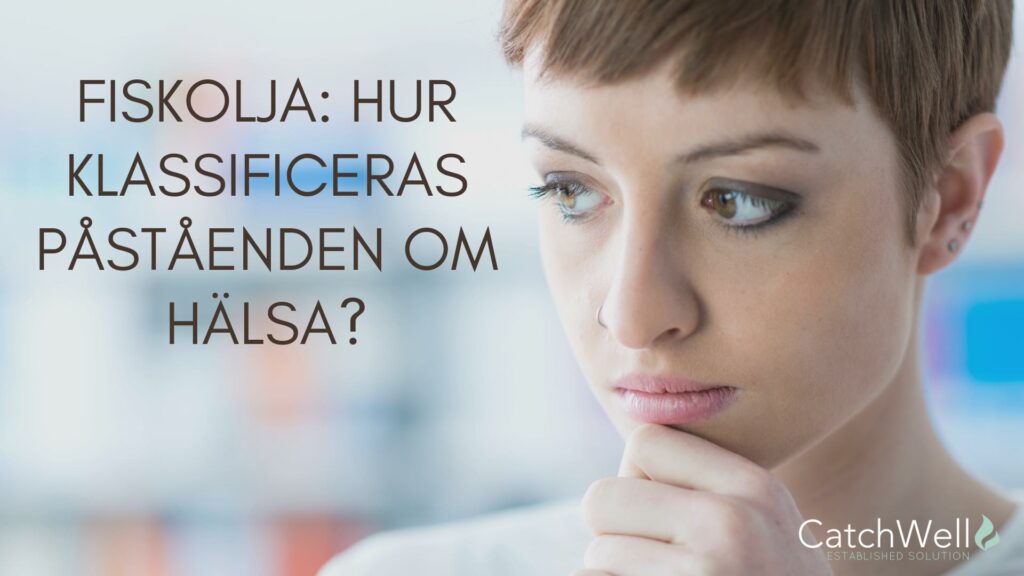 Kvinna håller handen mot hakan och funderar