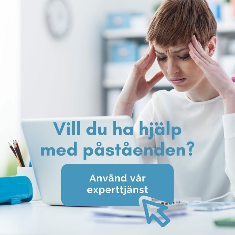 Kvinna trött frustrerad framför datorn